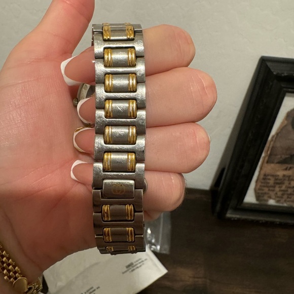 Gucci watch - Picture 4 of 6